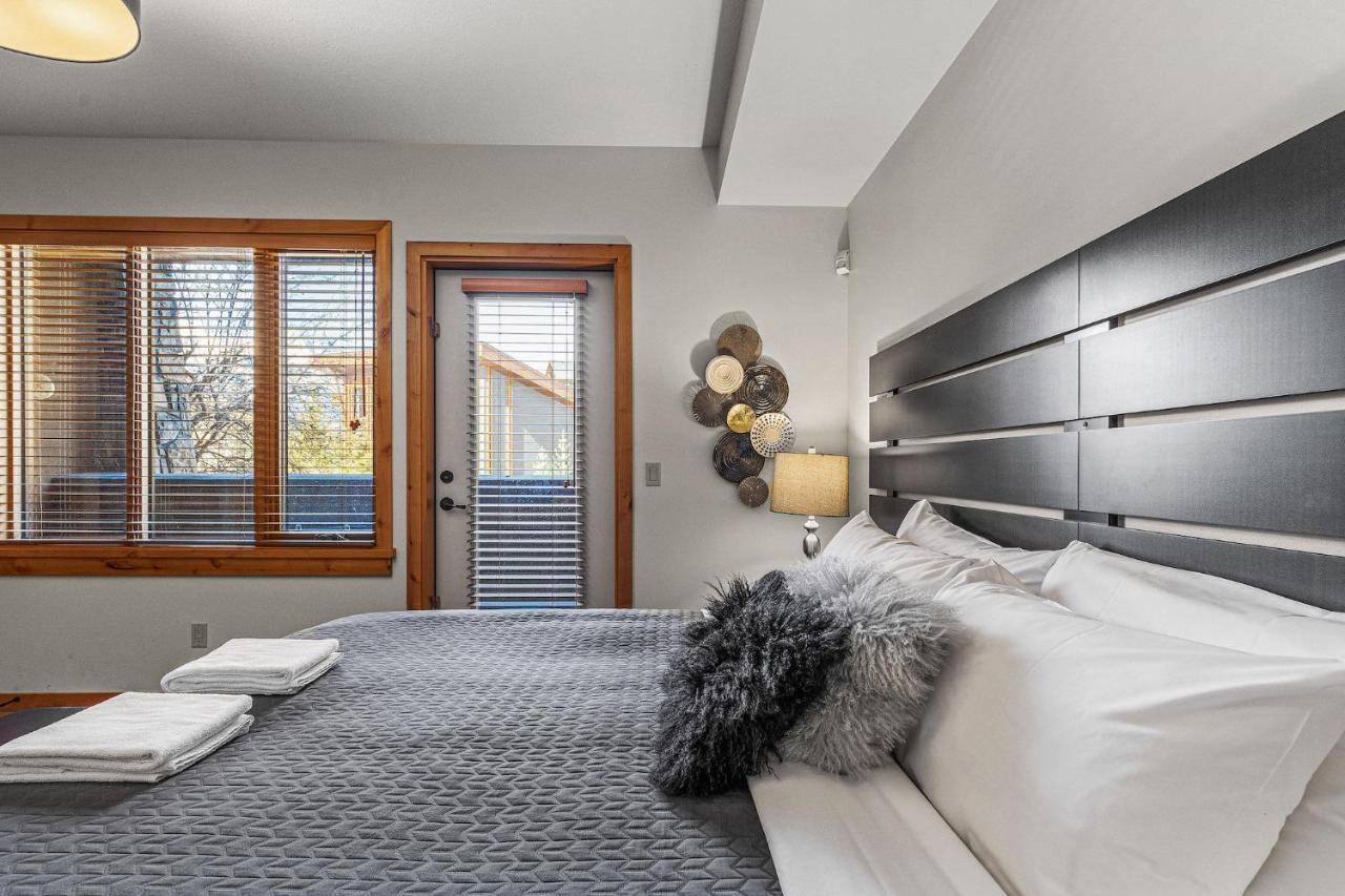 3 Bedroom Condo By Canadian Rockies Vacation Rentals Canmore Exterior photo