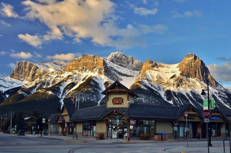 3 Bedroom Condo By Canadian Rockies Vacation Rentals Canmore Exterior photo